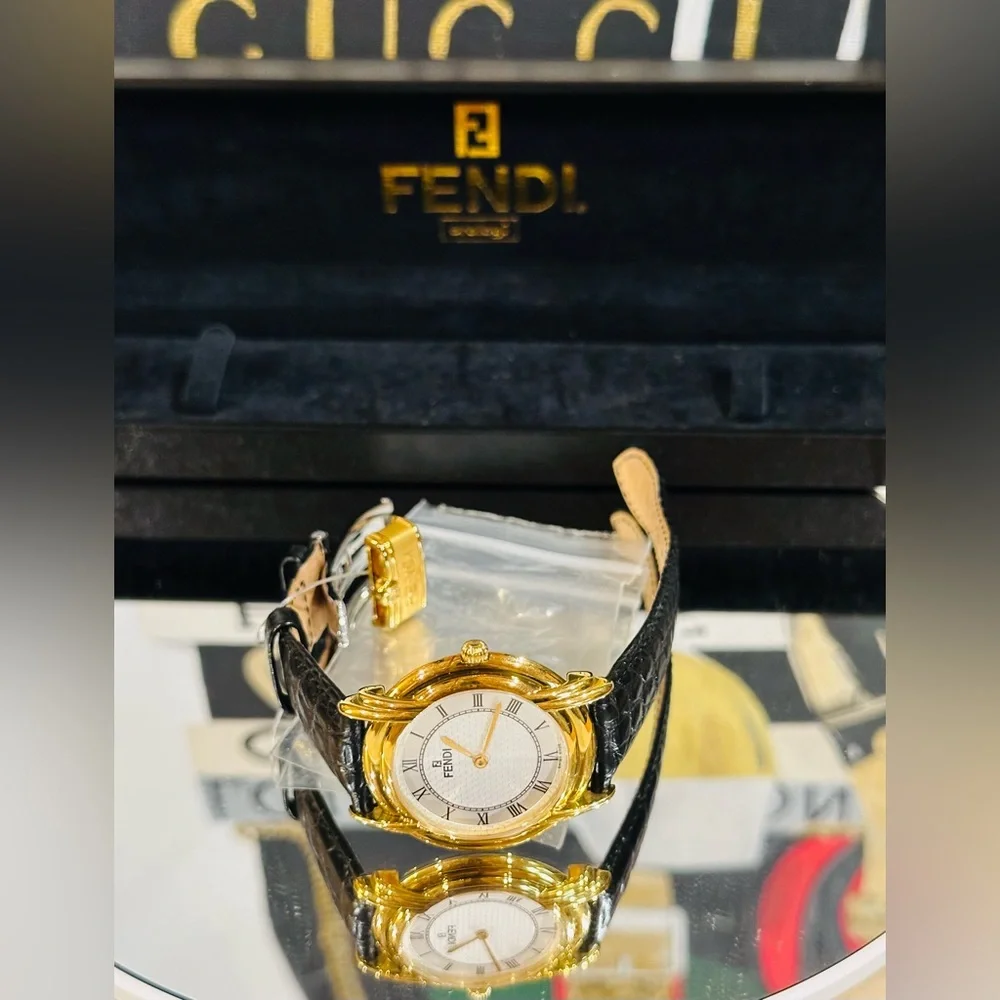 🔥 FENDI WATCH LEATHER STRAP SAPPHIRE CRYSTAL SWISS MADE w/ Box Size 18”